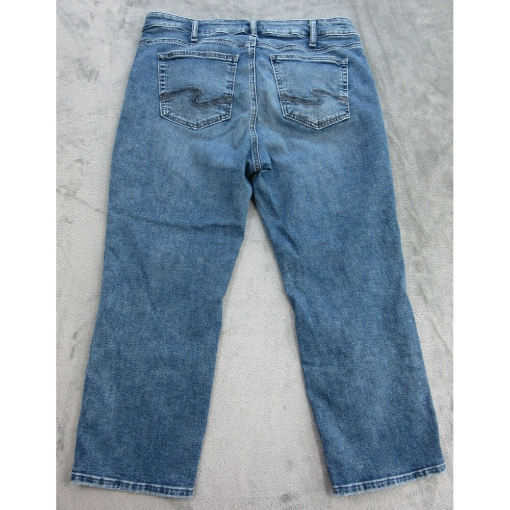 Silver Jeans Women's Size 16W x23 Suki Capri Medium Wash Blue Distressed - Picture 2 of 13